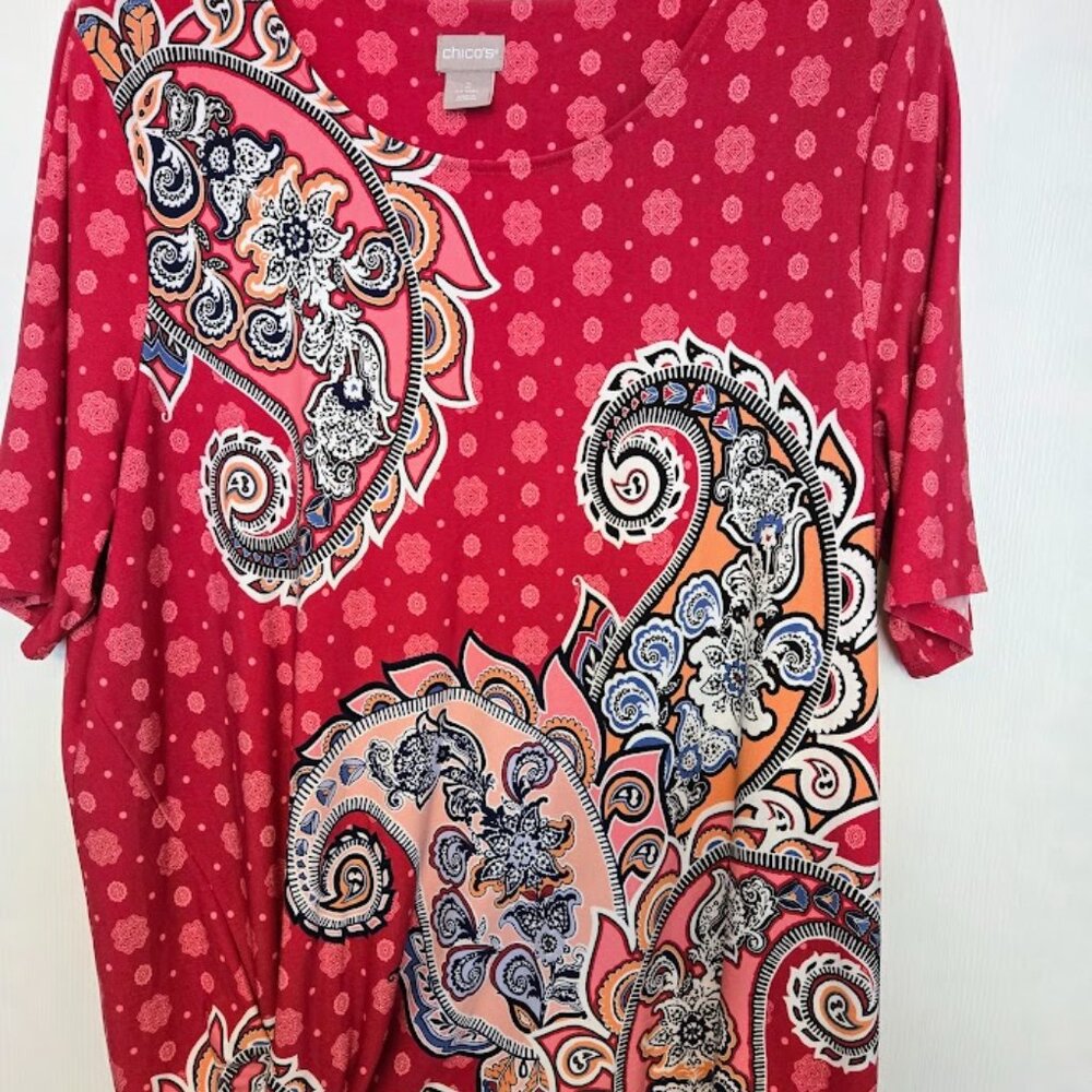 Chico's pink paisley S/S top with knotted hem‎ detail Size 2/L